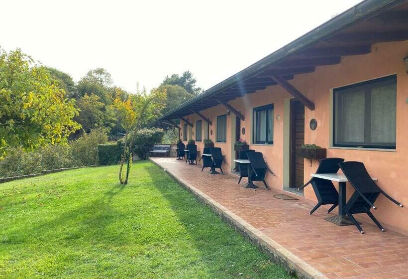 Трехместный Номер Стандарт Вид на Сад, Agriturismo Montefosco