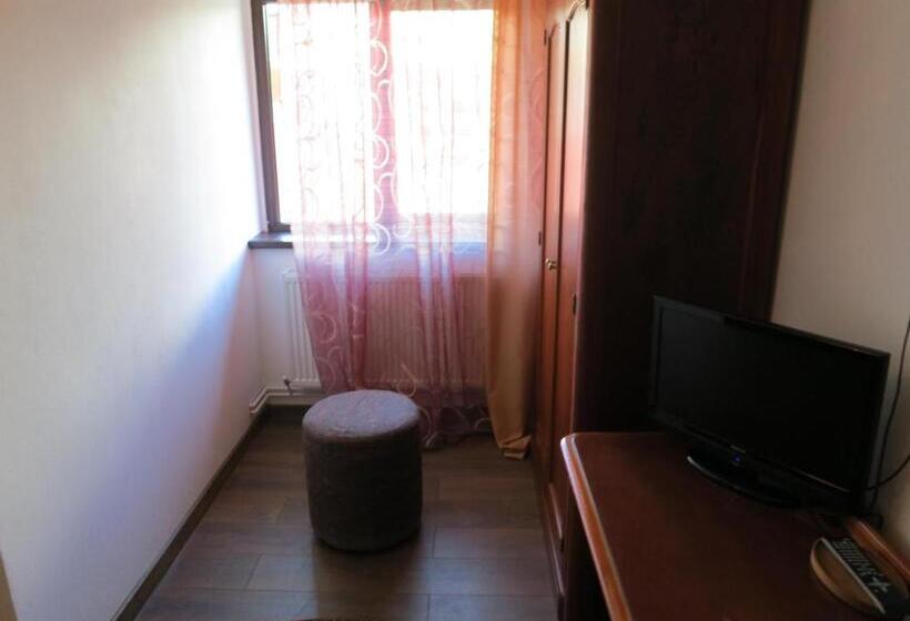 غرفة أساسية, Cetina