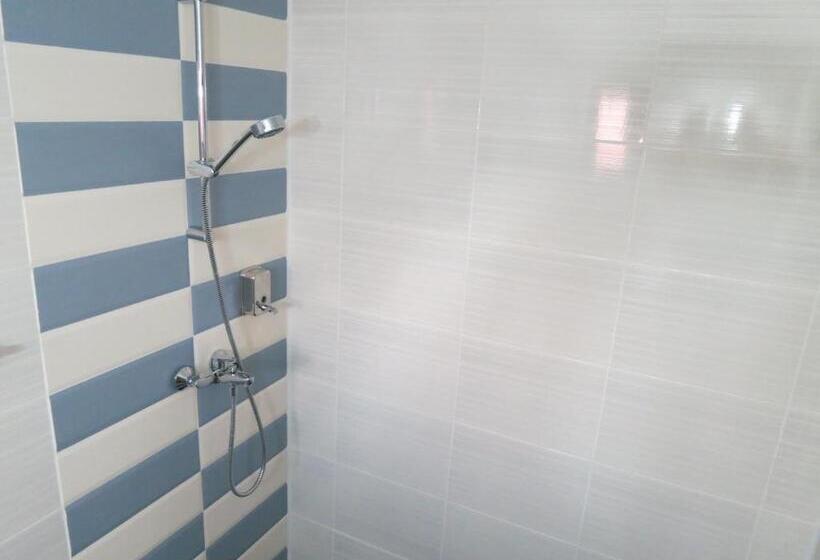 غرفة ديلوكس, Cetina