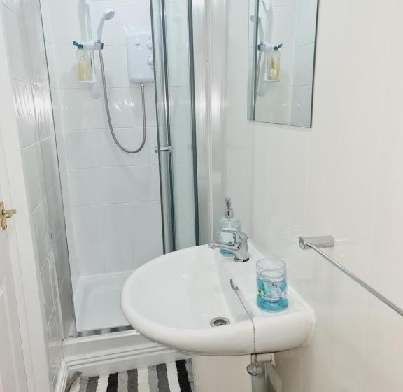 חדר משפחתי, Dalry Guesthouse