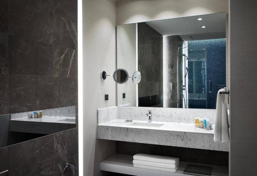 キングサイズベッドのデラックスルーム, Istanbul Marriott Hotel Sisli