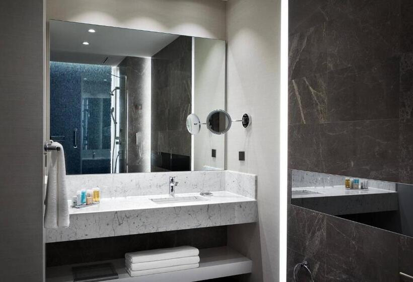 キングサイズベッドのエクゼクティブルーム, Istanbul Marriott Hotel Sisli