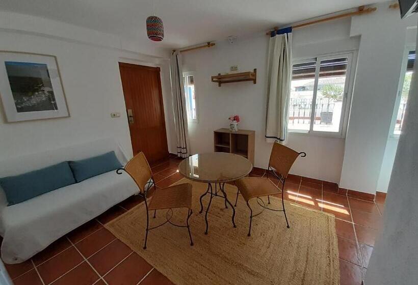 إستوديو قياسى, Hostal San Juan