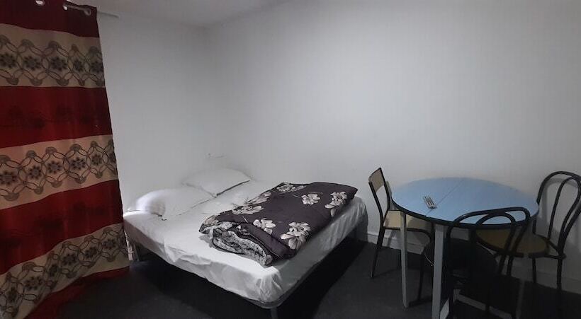 Economy Room, Des Andelys