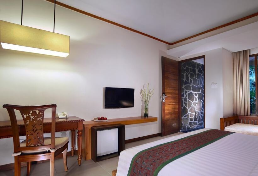 Номер Deluxe Вид на Бассейн, Aston Sunset Beach Resort  Gili Trawangan