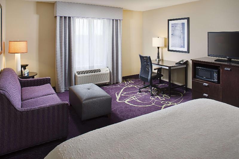 带大床的标准间, Hampton Inn & Suites Lansing West