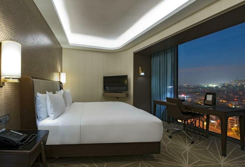 带大床的标准间, Hilton Istanbul Kozyatagi