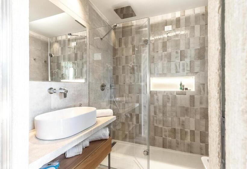 غرفة عائلية مطلّة علي الحديقة, Club Saraceno   Bovis Hotels