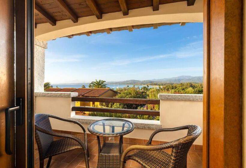 غرفة عائلية مطلّة علي البحر, Club Saraceno   Bovis Hotels