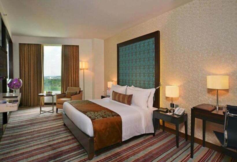 سوئیت جونیور با تخت بزرگ, Holiday Inn Chandigarh Panchkula, An Ihg