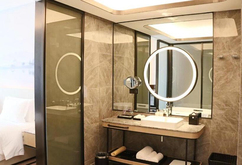 Номер Deluxe Вид на Озеро, Pullman Suzhou Taicang