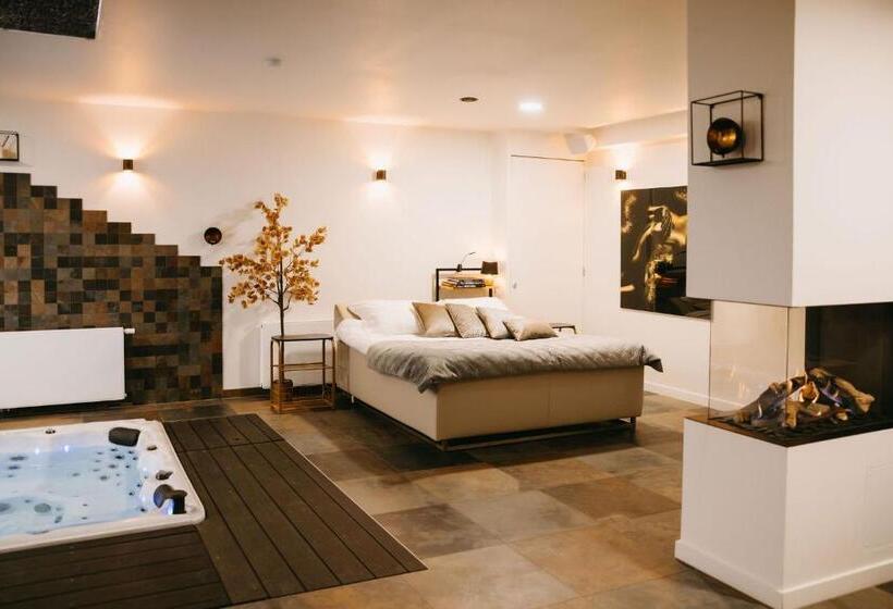 Люкс с гидромассажем, Maas En Waal Wellness & Suites