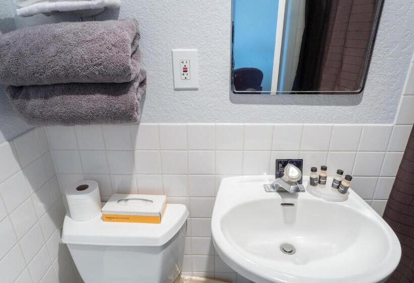 Номер Стандарт, Siesta Motel Colfax Wa