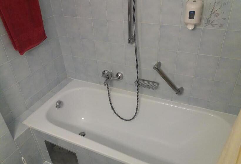 スタンダード４人部屋, Austria Traveller Hotel Lenzing