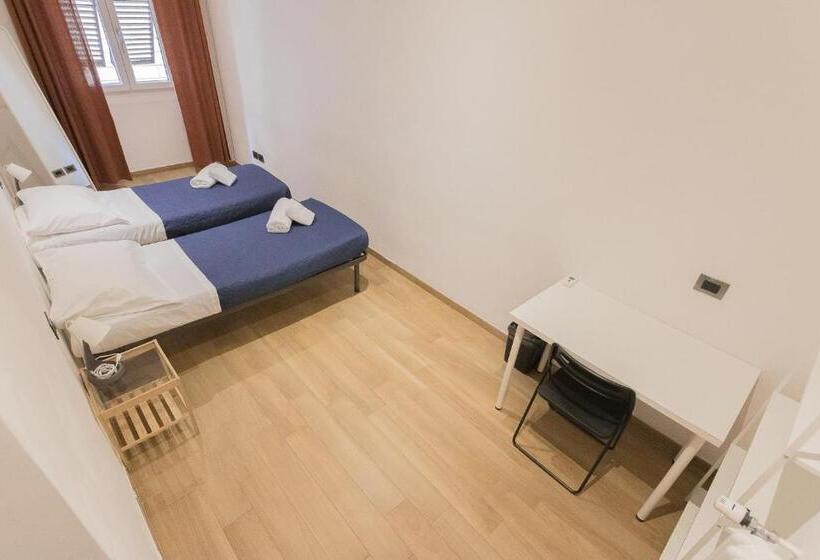 اتاق خانوادگی, Amalia Suites   Via San Zanobi