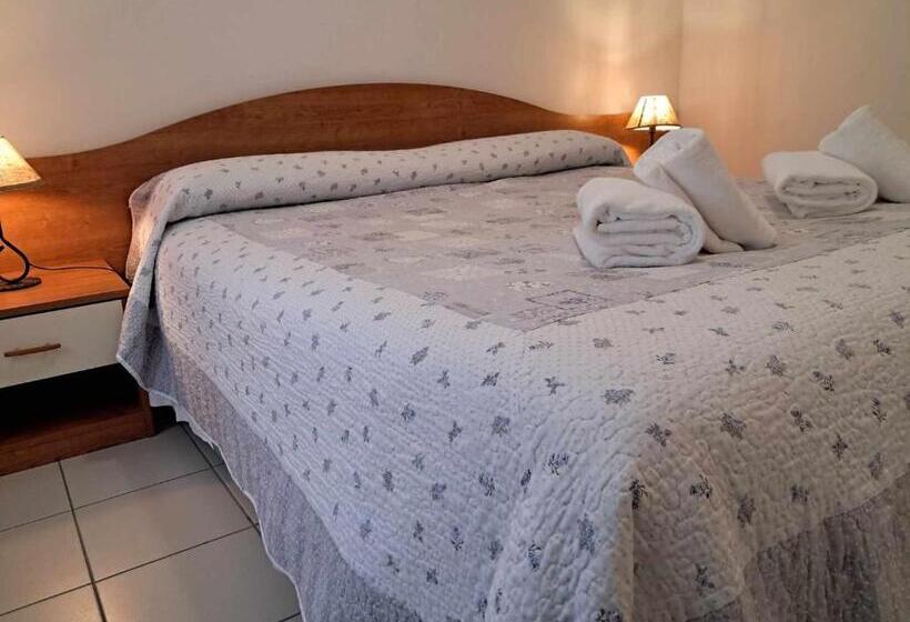 标准三人间, Albergo Martina