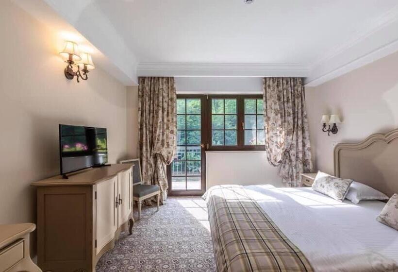 سوییت جونیور, Pensiunea Dimitrios & Spa   Băile Herculane  Valea Cernei Terapie Spa  Relaxare A Minții și A Trupul