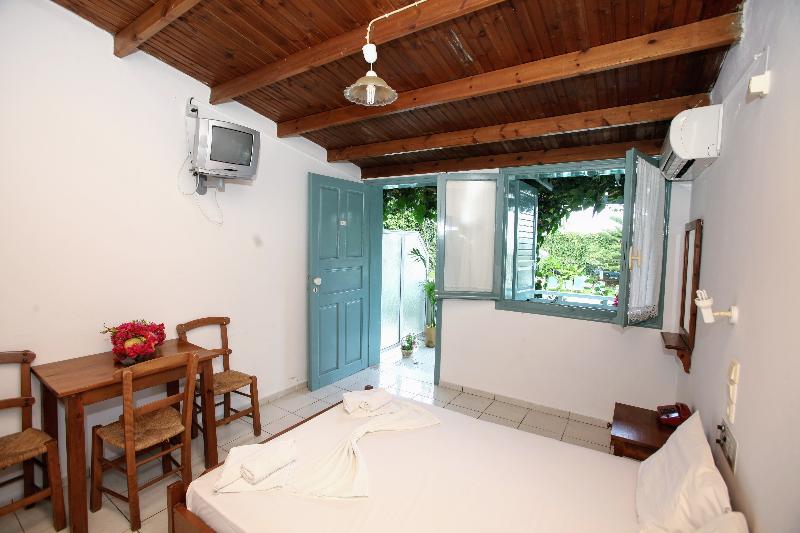 スタンダードスタジオ, Anatoli Apartments