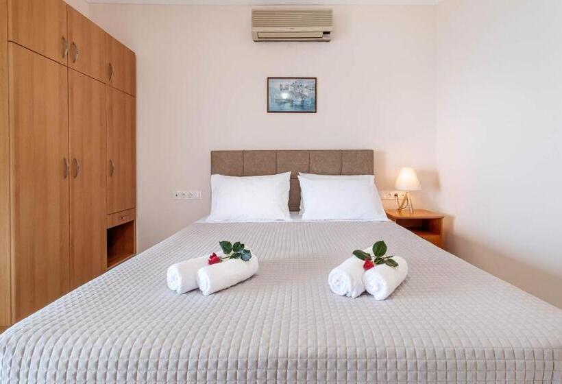 آپارتمان 2 خوابه با چشم‌انداز دریا, Lido Sofia Holidays