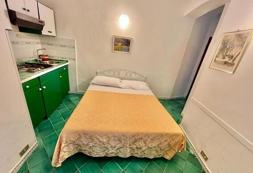 استودیوی استاندارد, Florenza Residence