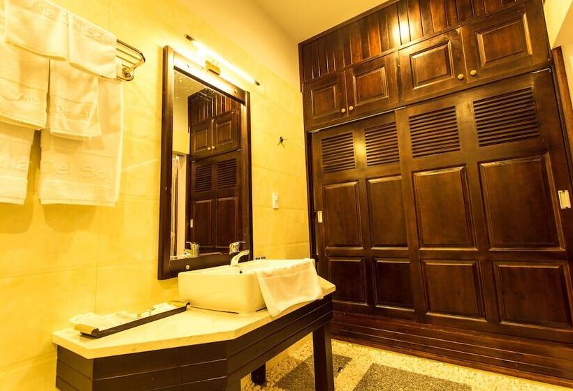اتاق لوکس, Villa Del Sol Beach Resort & Spa