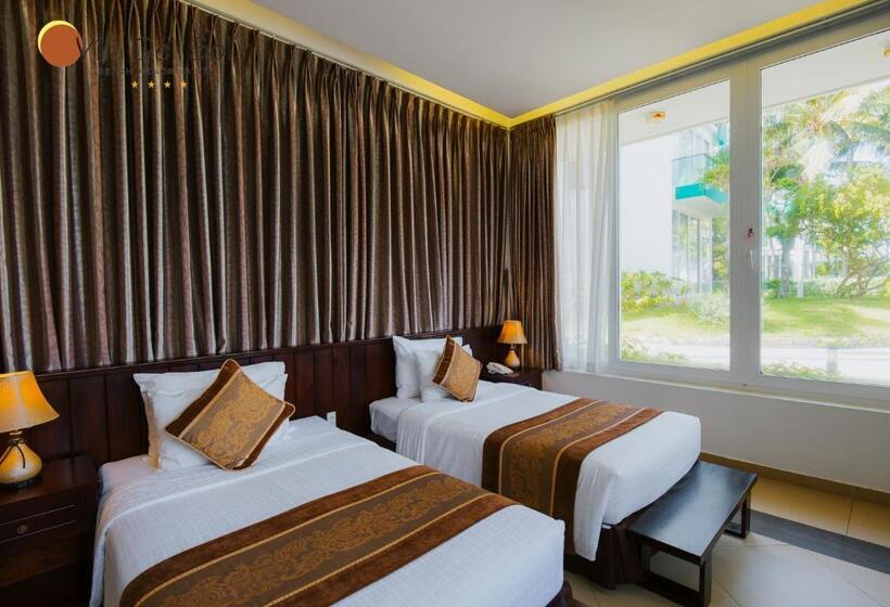 اتاق لوکس با چشم‌انداز باغ, Villa Del Sol Beach Resort & Spa