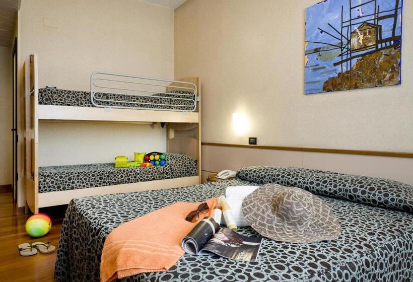 Economy Quadruple Room, Ristorante Dragonara