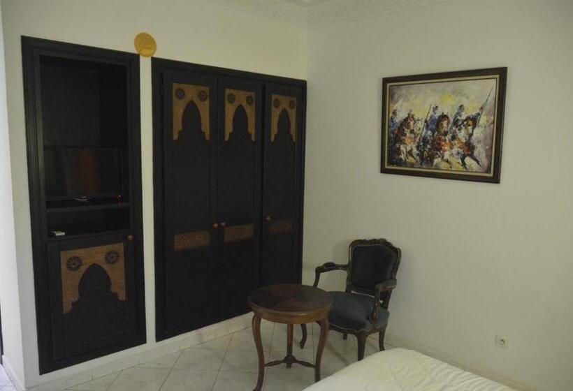 标准间, Riad Baddi