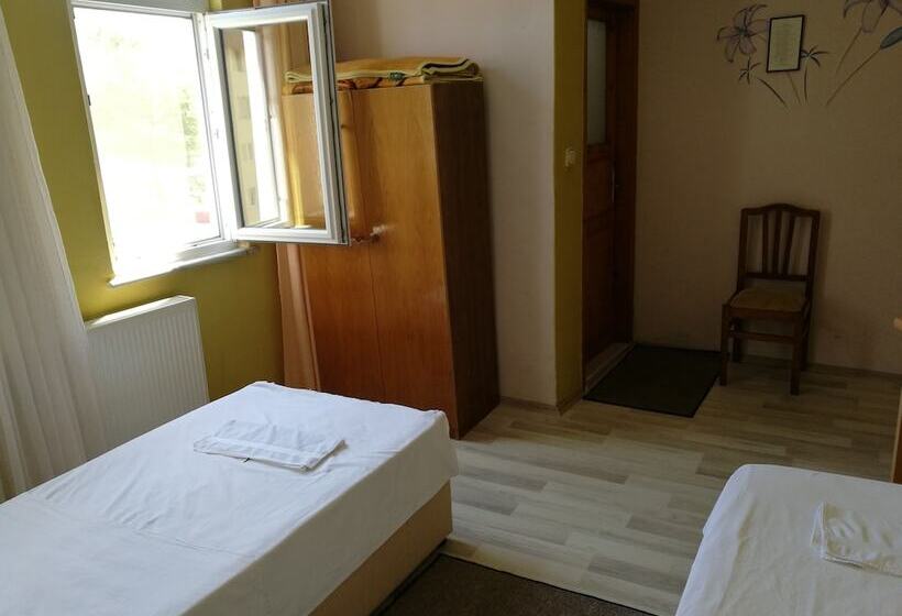 标准间, Yali Otel