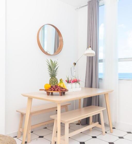سوییت با چشم‌انداز دریا, Girasole Rentals