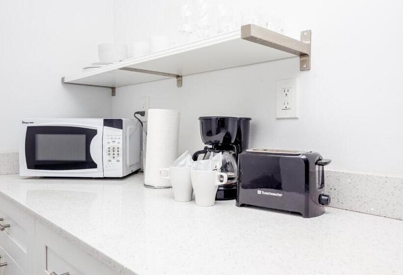 استودیوی استاندارد با چشم‌انداز دریا, Girasole Rentals