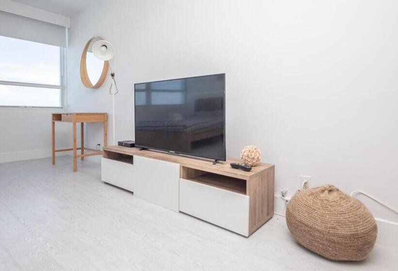 استودیوی استاندارد با چشم‌انداز دریا, Girasole Rentals