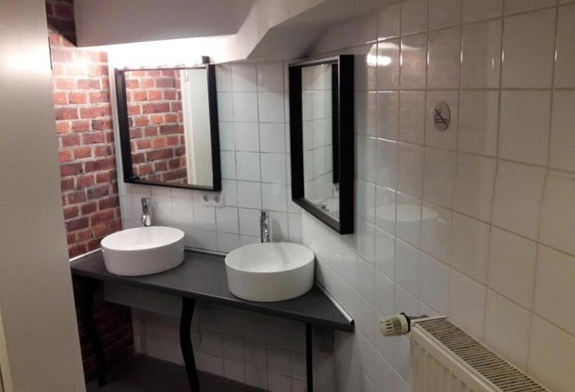 اتاق استاندارد چهار تخته, K&s Apartments