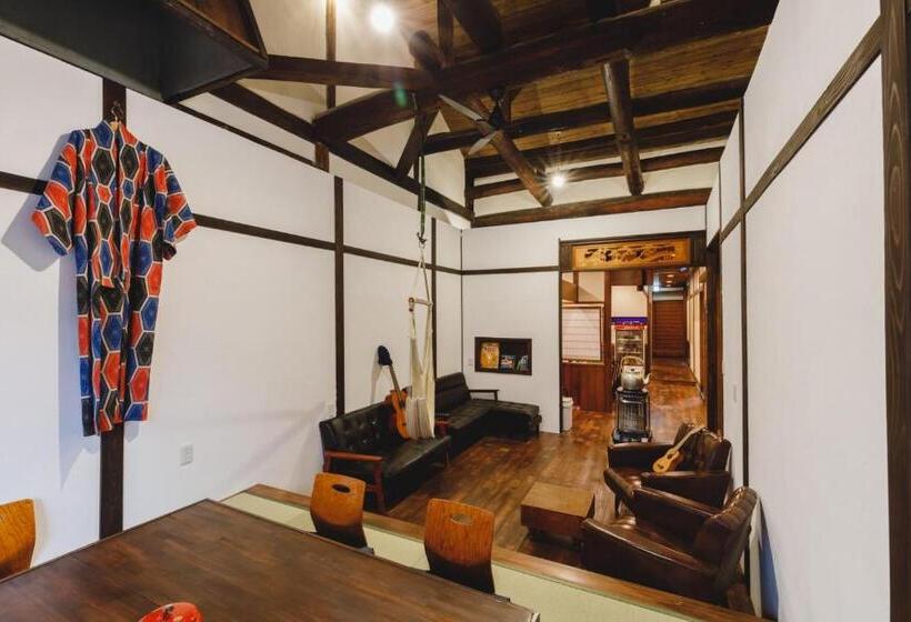 Дом 1 Спальня, Couch Potato Hostel   Vacation Stay 88233