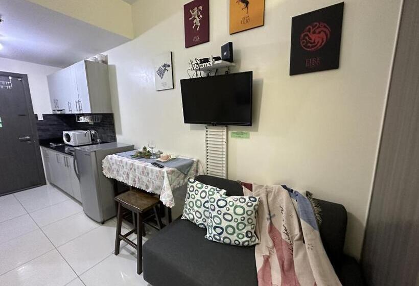 חדר משפחתי, Green Residences Stays By Pbyy