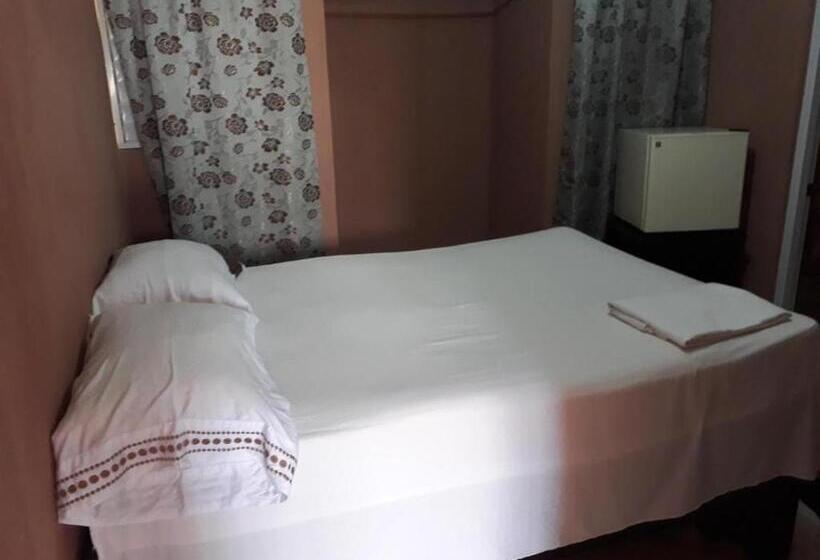 Номер Стандарт, Room In Guest Room   Apartahotel Next Nivel   Queen Room With Fan