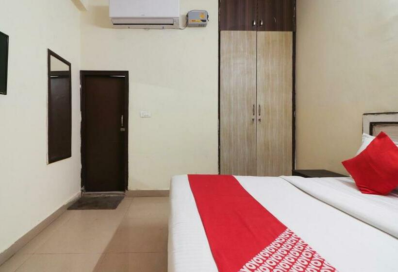 Номер Стандарт, Oyo 64749 Royal Residency
