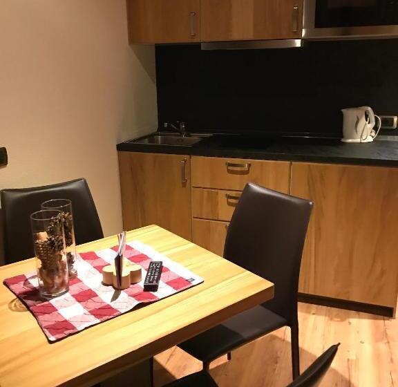 Апартаменты 1 Спальня, Alpen Hotel Chalet