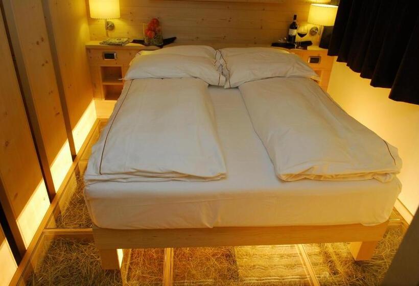 Номер Deluxe с Балконом, Alpen Hotel Chalet