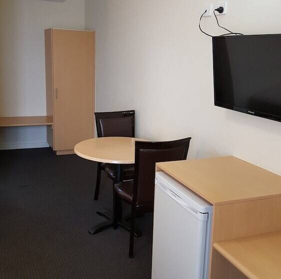 디럭스 룸, Dandenong Motel