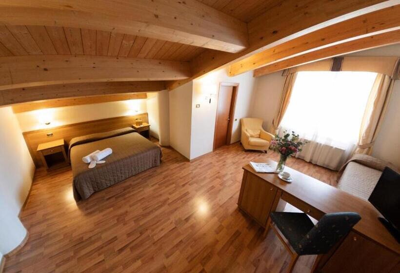 Номер Deluxe, Grand Hotel Elite