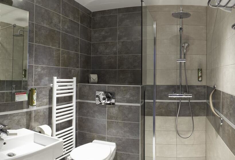 غرفة كلاسيكية, La Table De Gustave