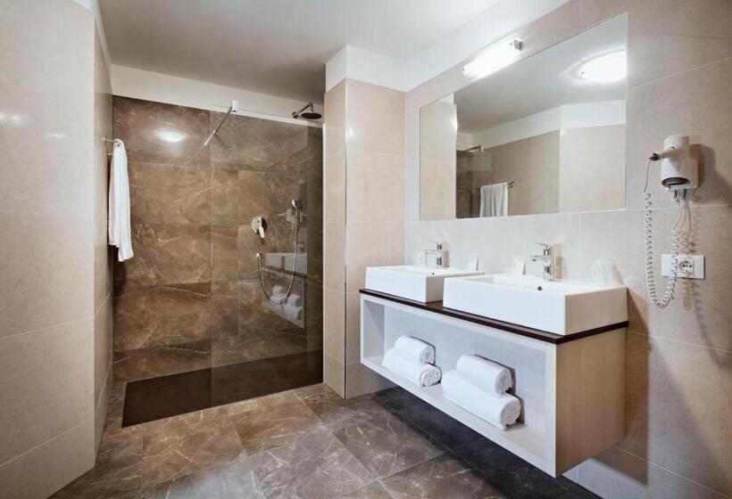 Четырехместный Номер Deluxe, Parc Hotel Miramonti