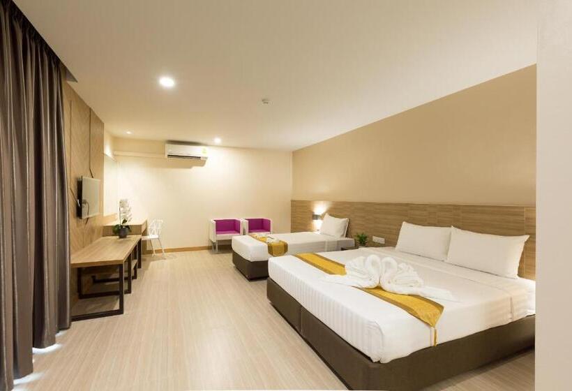 غرفة ديلوكس ثلاثية, Paragon Grand Resort