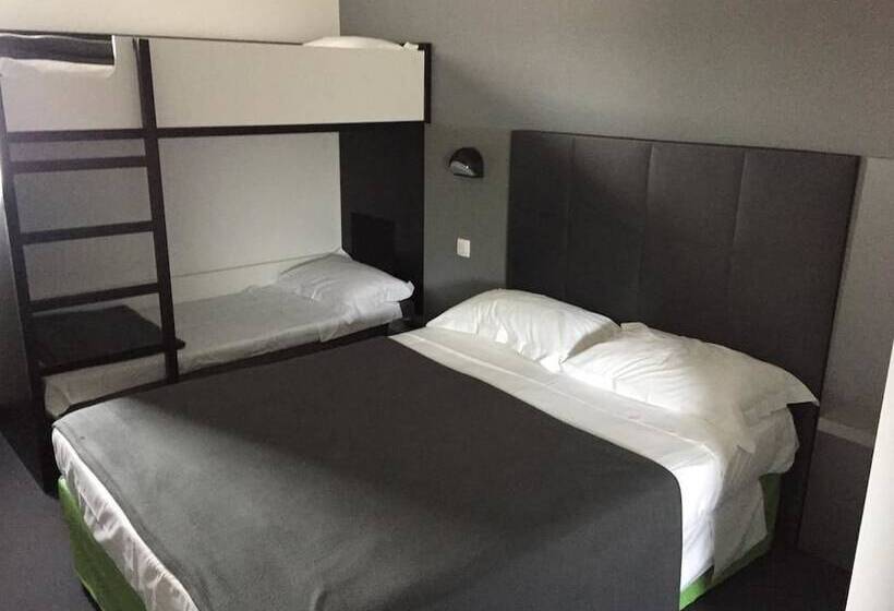 Семейный Номер, Brit Hotel Marvejols