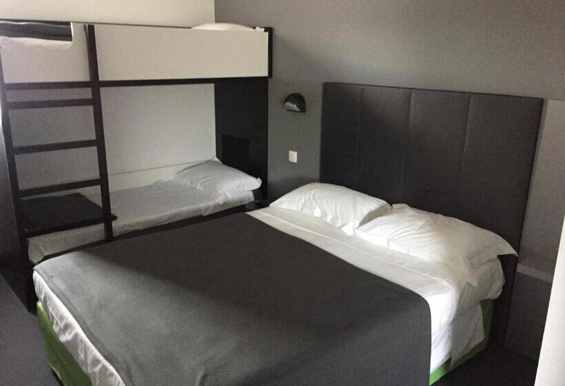 Семейный Номер, Brit Hotel Marvejols