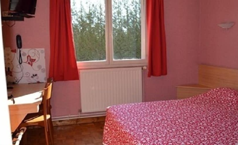 Номер Стандарт, Hôtel De Courteilles