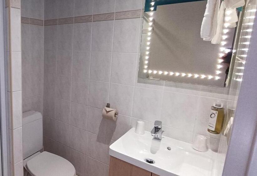 Четырехместный Номер Стандарт, The Originals Access, Hôtel Les Iris, Bercksurmer