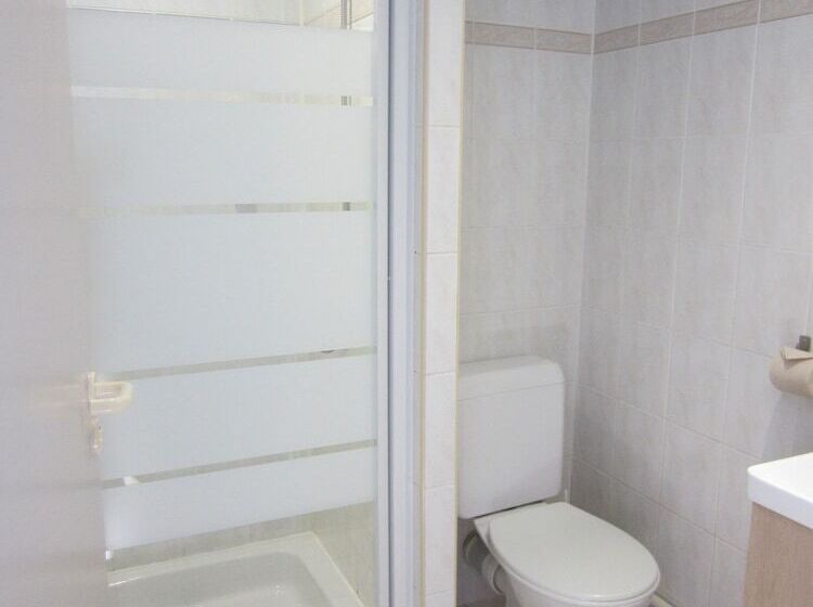 Номер Стандарт, The Originals Access, Hôtel Les Iris, Bercksurmer