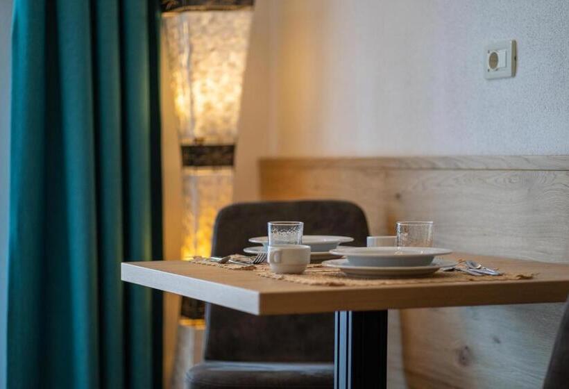 Студио Стандарт с Балконом, Apartments Lasteis